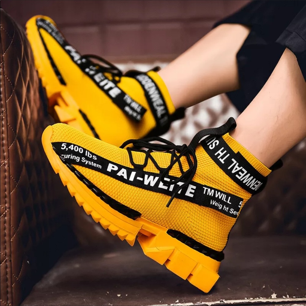 Tennis shoes men’s and women’s